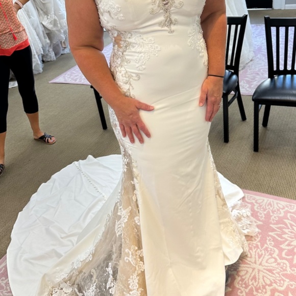 Madison James wedding dress - Picture 4 of 13